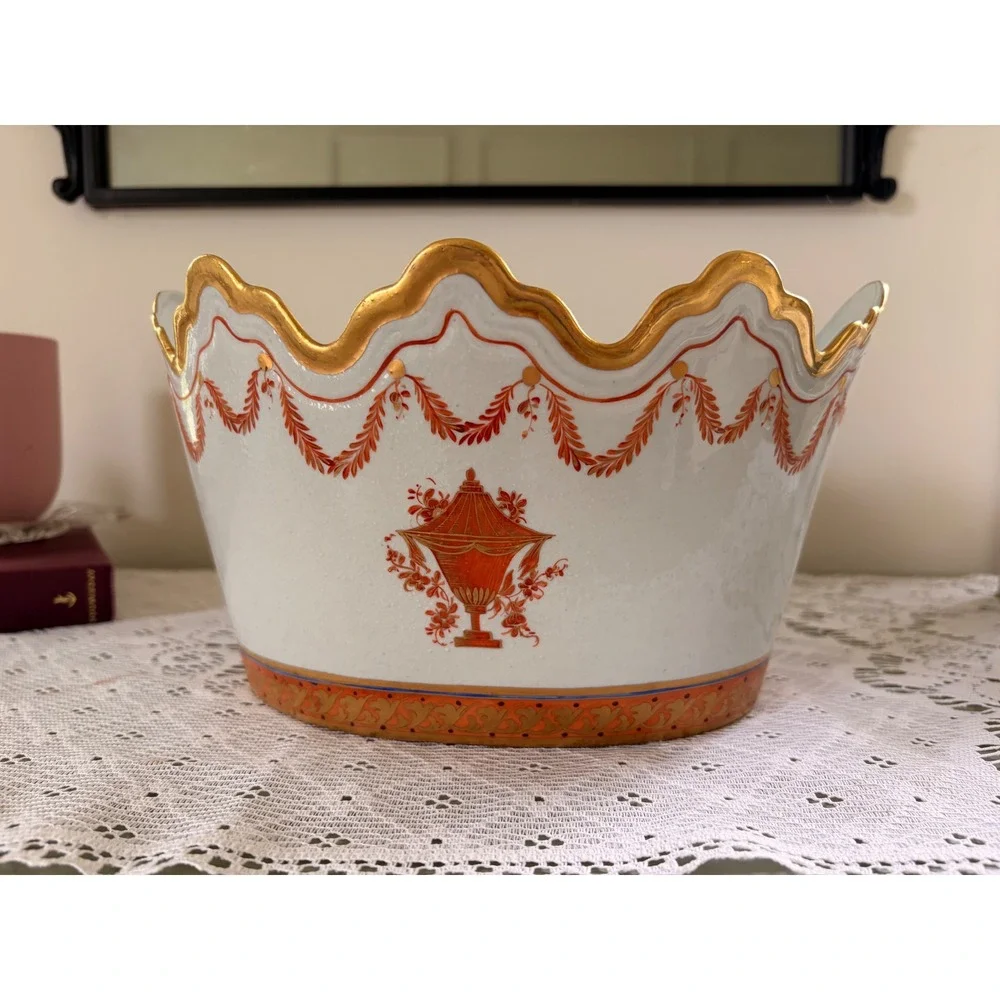 Mottahedeh Lowestoft Reproduction Scalloped Porcelain Cachepot Planter Orange